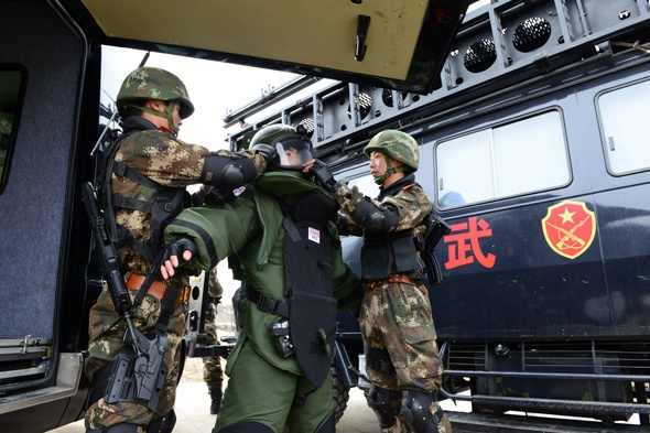 英國(guó)進(jìn)口MK5排爆服、SE153搜爆服各到貨20套！歡迎下單！